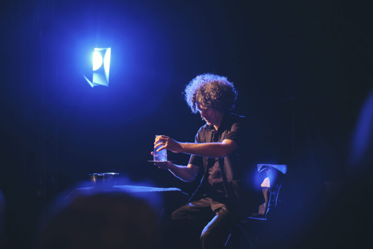 Acts von Roikkuva, Luca Lombardi, Jamil&Criselly und Alex Porter