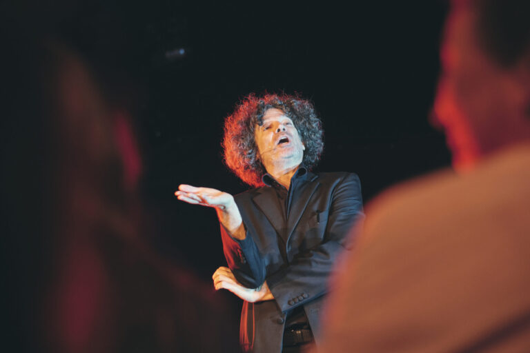Acts von Roikkuva, Luca Lombardi, Jamil&Criselly und Alex Porter
