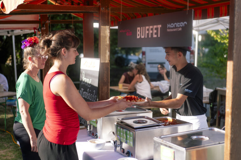 Kulinarik mit Fruchthorn, Kaffi-Raphi und dem wunderbaren Buffet des Rest. Konter